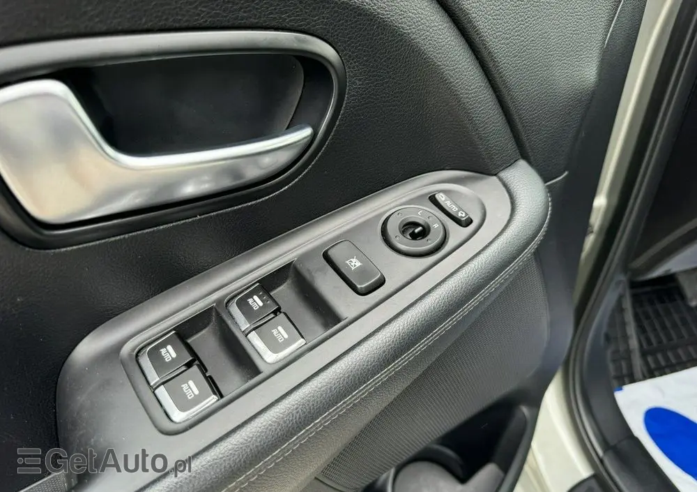 KIA Carens 1.7 CRDi Vision