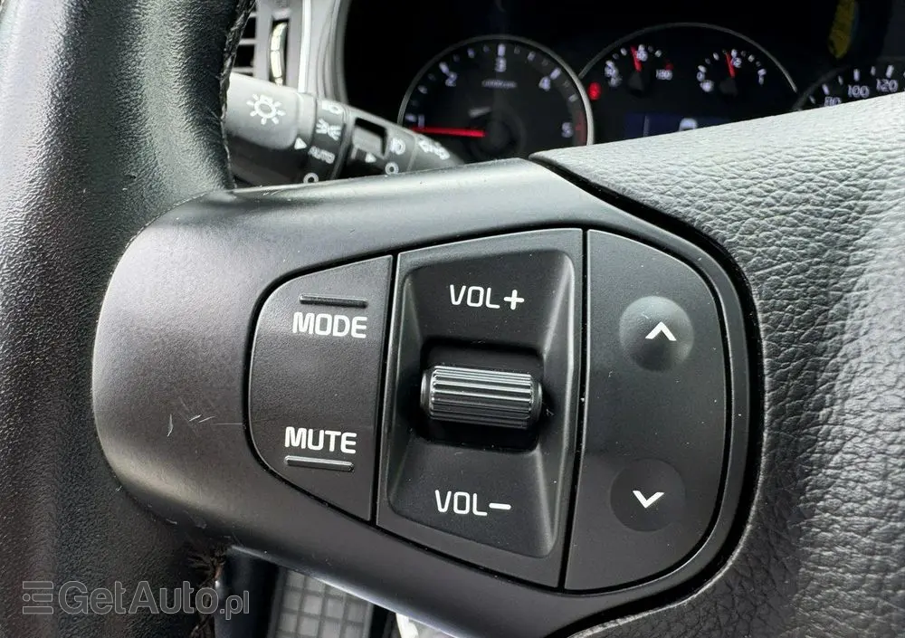 KIA Carens 1.7 CRDi Vision