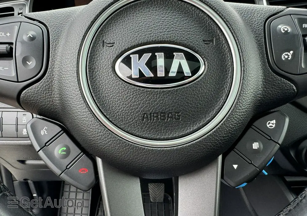 KIA Carens 1.7 CRDi Vision