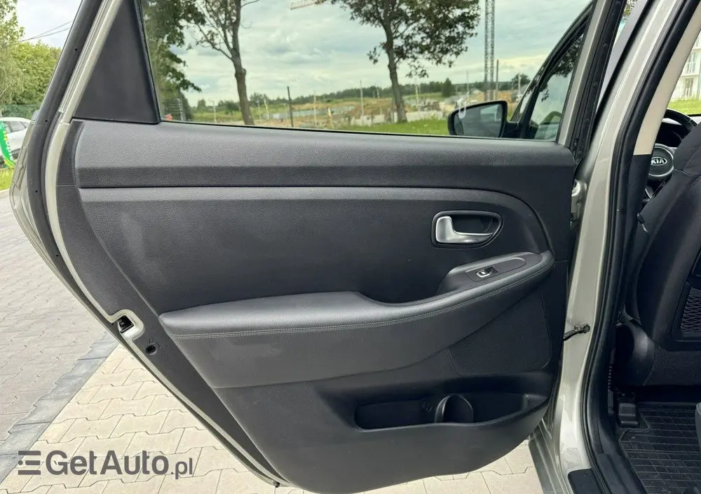 KIA Carens 1.7 CRDi Vision