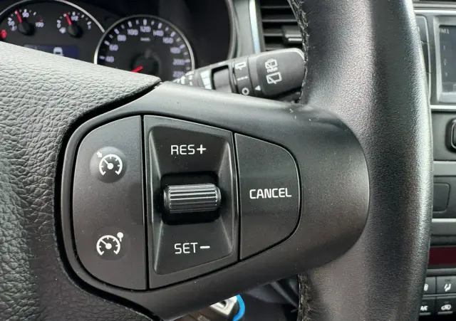 KIA Carens 1.7 CRDi Vision