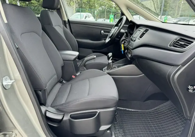 KIA Carens 1.7 CRDi Vision