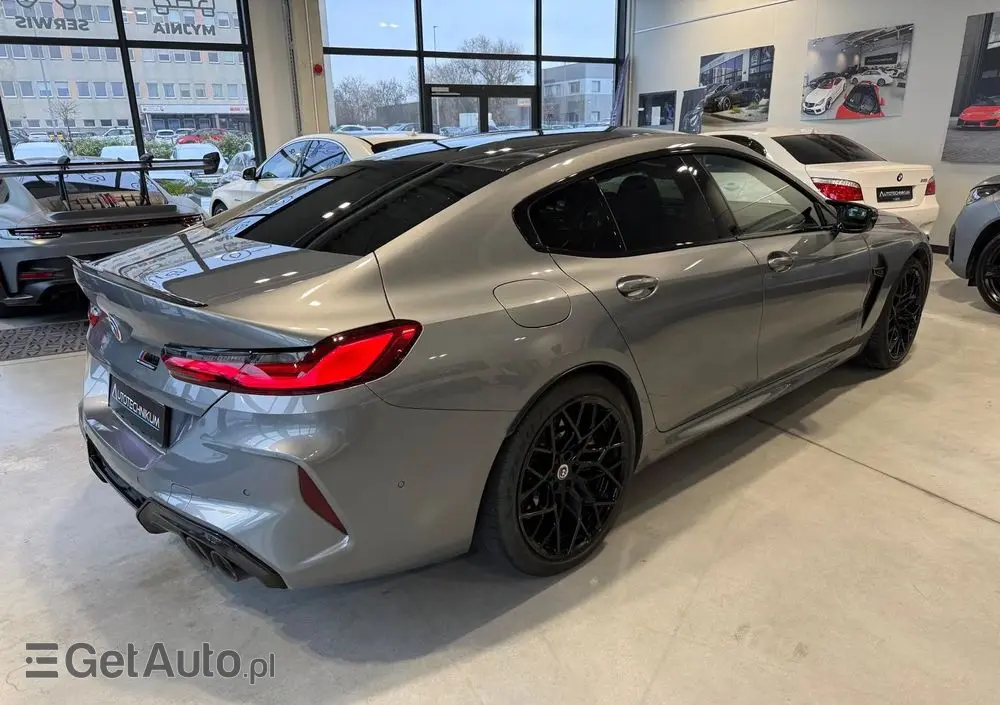 BMW M8 