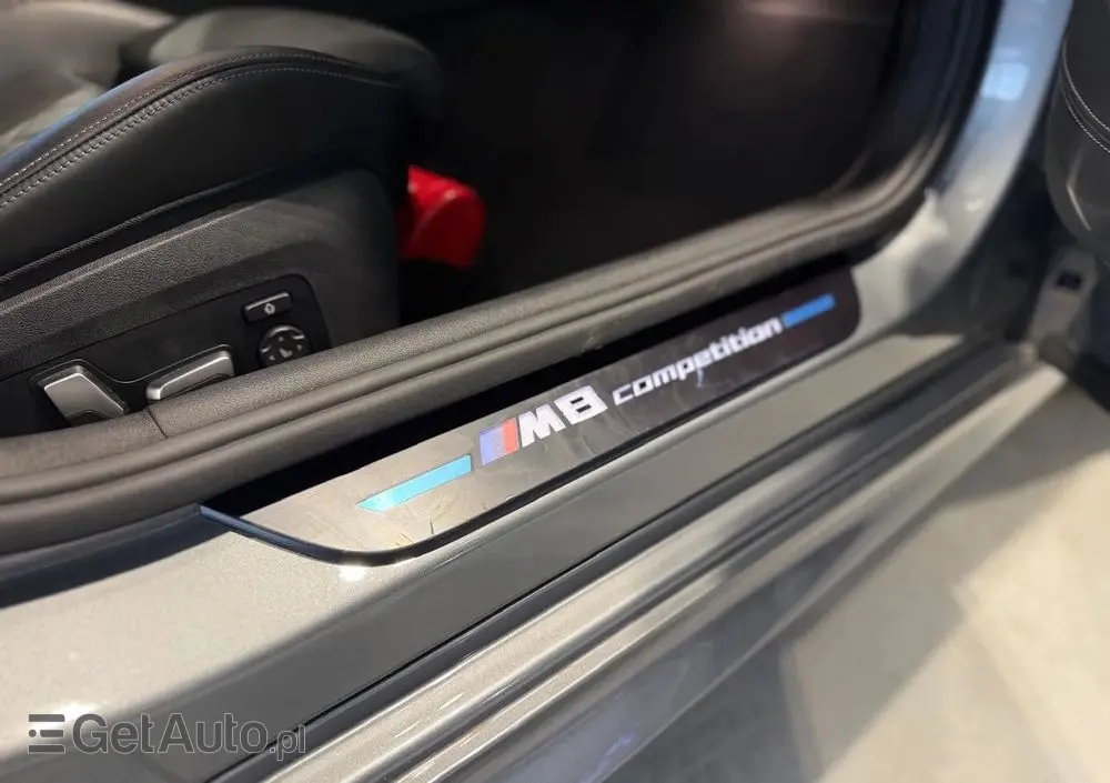 BMW M8 