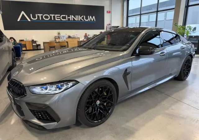 BMW M8 