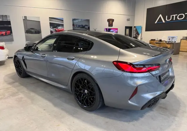 BMW M8 