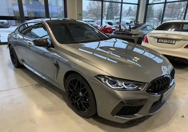 BMW M8 