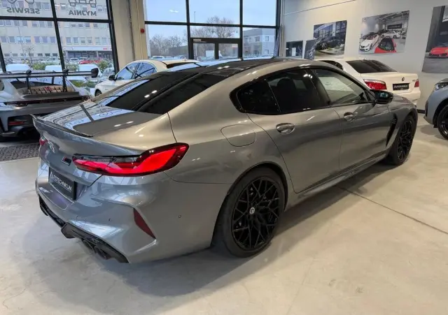 BMW M8 