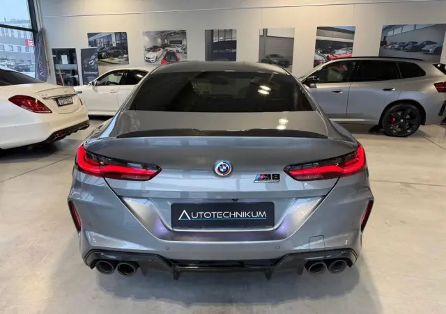 BMW M8 