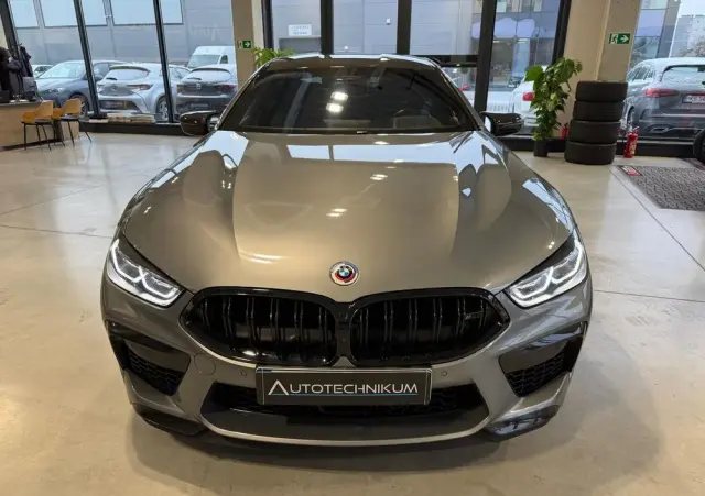 BMW M8 