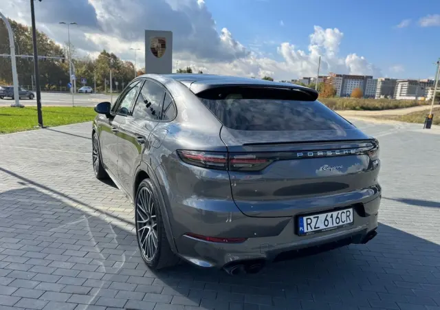 PORSCHE Cayenne Ver-coupe-e--hybrid