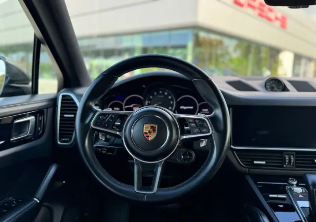 PORSCHE Cayenne Ver-coupe-e--hybrid