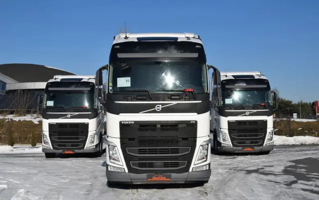 VOLVO FH500 / I-SAVE / EURO 6 / KLIMATYZACJA POSTOJOWA / ACC / LEDY / 2 ZBIORNIKI / FULL SPILERY / SERWISOWANY / SPROWADZONY 