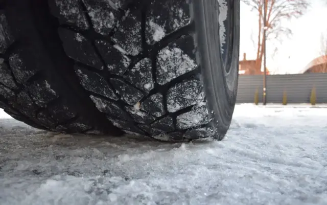 VOLVO FH500 / I-SAVE / EURO 6 / KLIMATYZACJA POSTOJOWA / ACC / LEDY / 2 ZBIORNIKI / FULL SPILERY / SERWISOWANY / SPROWADZONY 