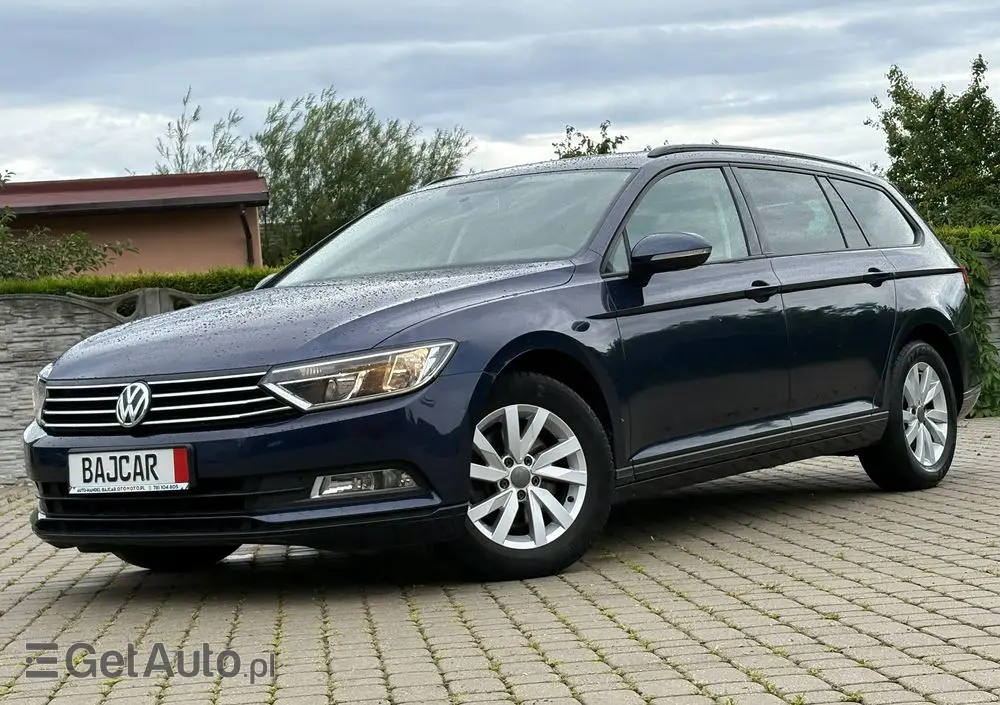 VOLKSWAGEN Passat Variant 1.6 TDI SCR BlueMotion Trendline