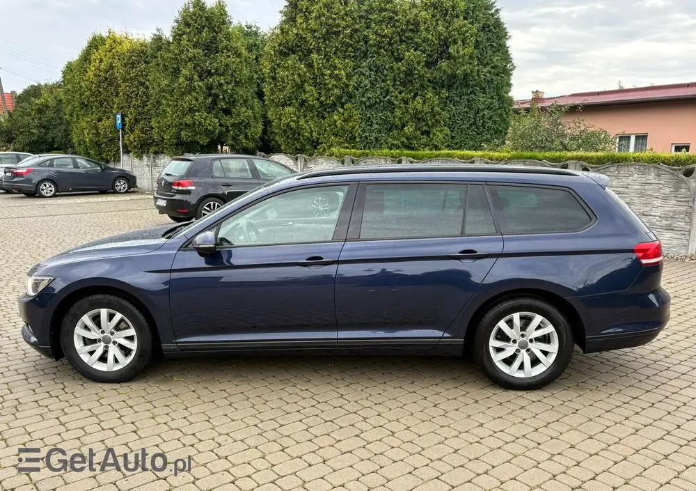 VOLKSWAGEN Passat Variant 1.6 TDI SCR BlueMotion Trendline