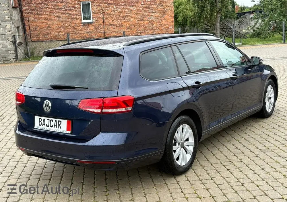 VOLKSWAGEN Passat Variant 1.6 TDI SCR BlueMotion Trendline