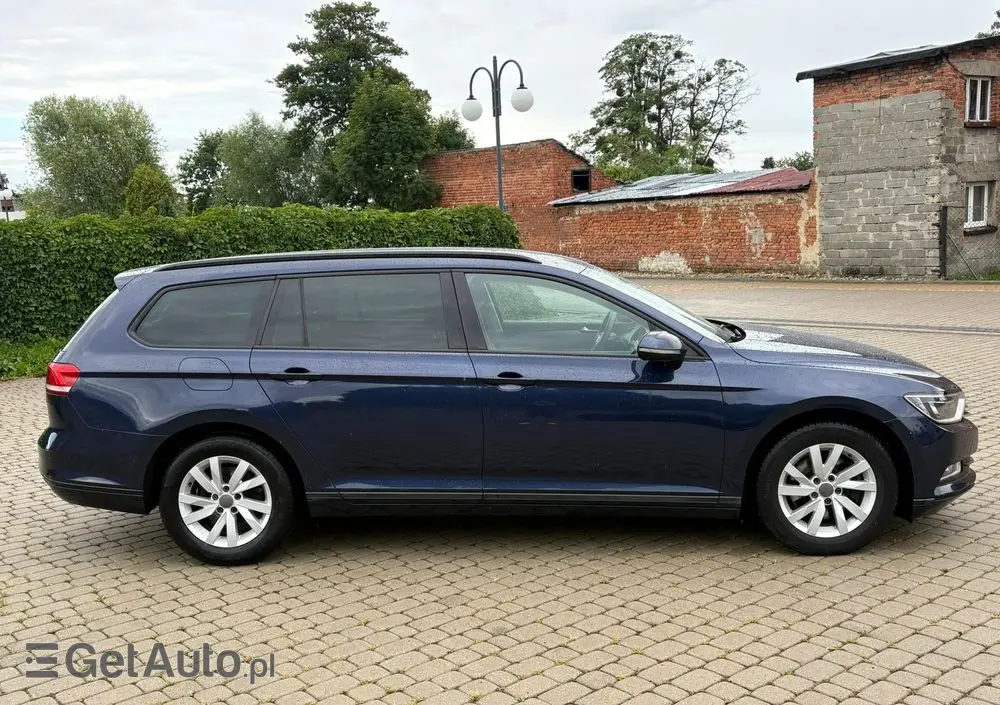 VOLKSWAGEN Passat Variant 1.6 TDI SCR BlueMotion Trendline
