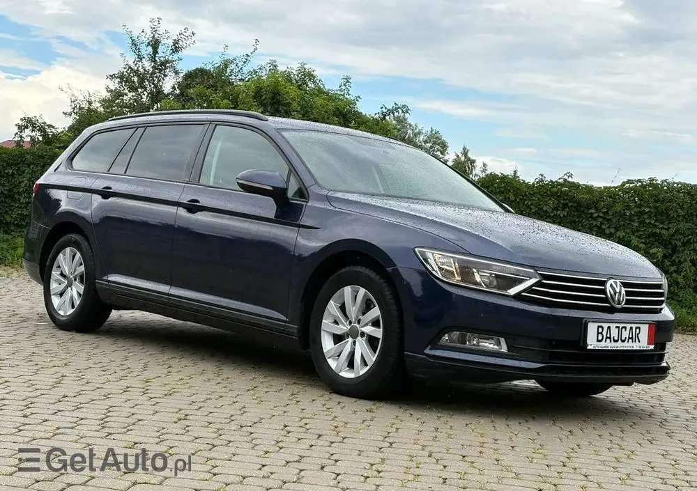 VOLKSWAGEN Passat Variant 1.6 TDI SCR BlueMotion Trendline