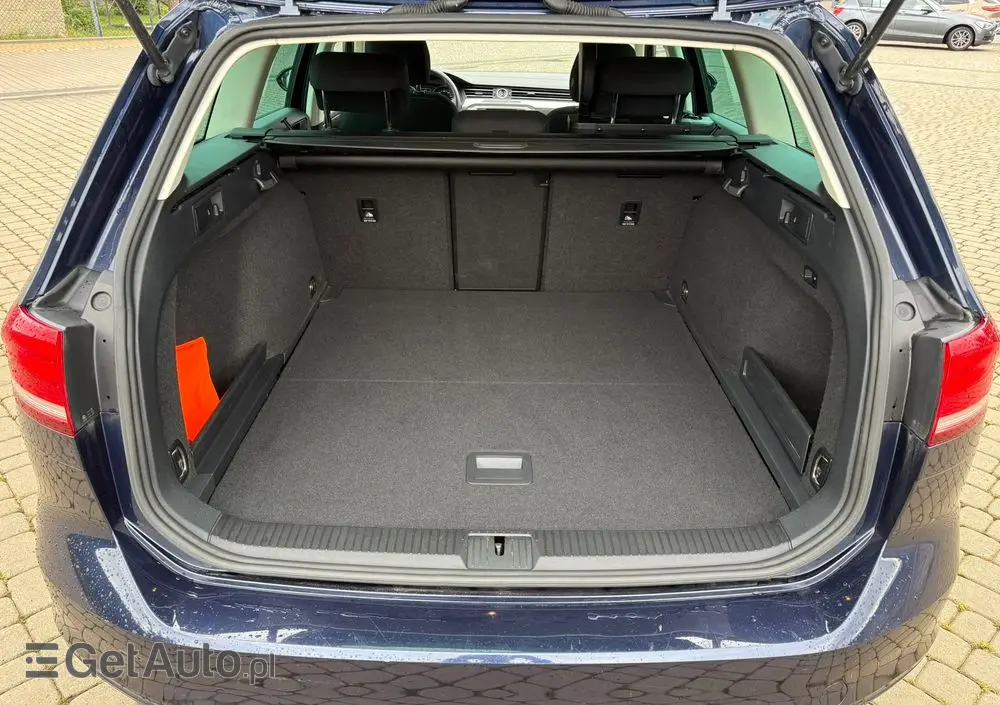 VOLKSWAGEN Passat Variant 1.6 TDI SCR BlueMotion Trendline