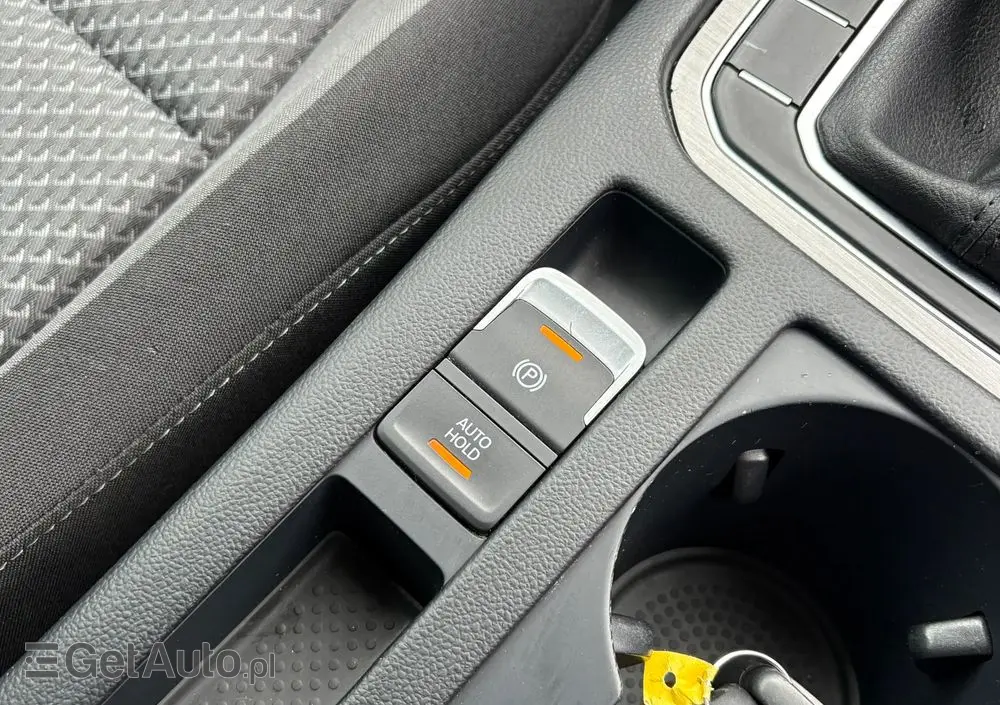 VOLKSWAGEN Passat Variant 1.6 TDI SCR BlueMotion Trendline