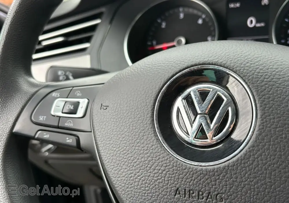 VOLKSWAGEN Passat Variant 1.6 TDI SCR BlueMotion Trendline