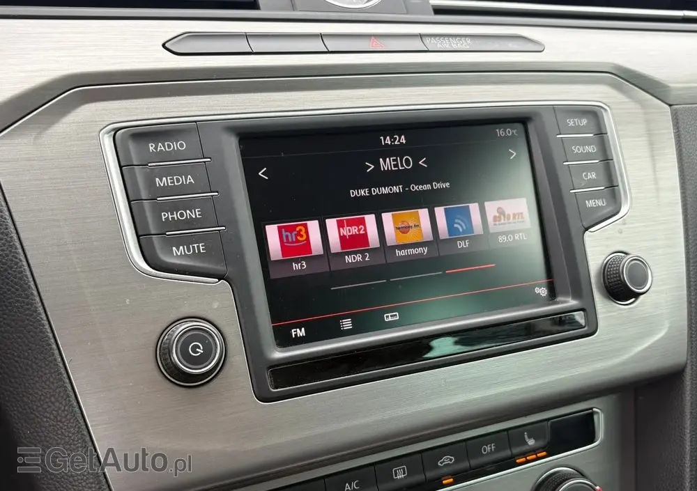 VOLKSWAGEN Passat Variant 1.6 TDI SCR BlueMotion Trendline