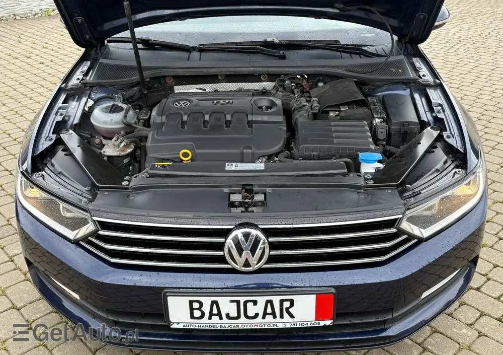 VOLKSWAGEN Passat Variant 1.6 TDI SCR BlueMotion Trendline