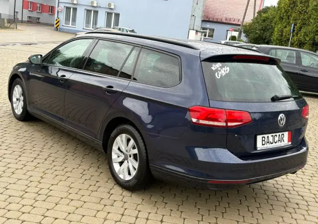 VOLKSWAGEN Passat Variant 1.6 TDI SCR BlueMotion Trendline