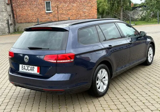 VOLKSWAGEN Passat Variant 1.6 TDI SCR BlueMotion Trendline