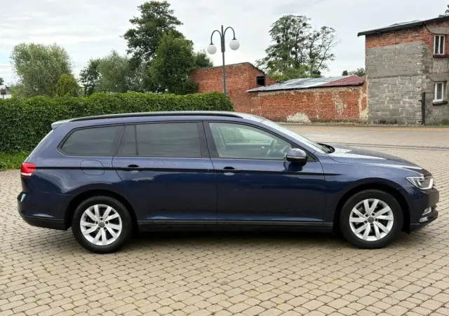 VOLKSWAGEN Passat Variant 1.6 TDI SCR BlueMotion Trendline