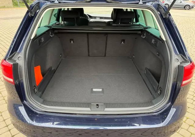 VOLKSWAGEN Passat Variant 1.6 TDI SCR BlueMotion Trendline