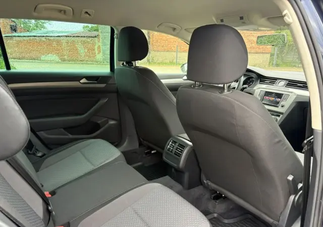 VOLKSWAGEN Passat Variant 1.6 TDI SCR BlueMotion Trendline