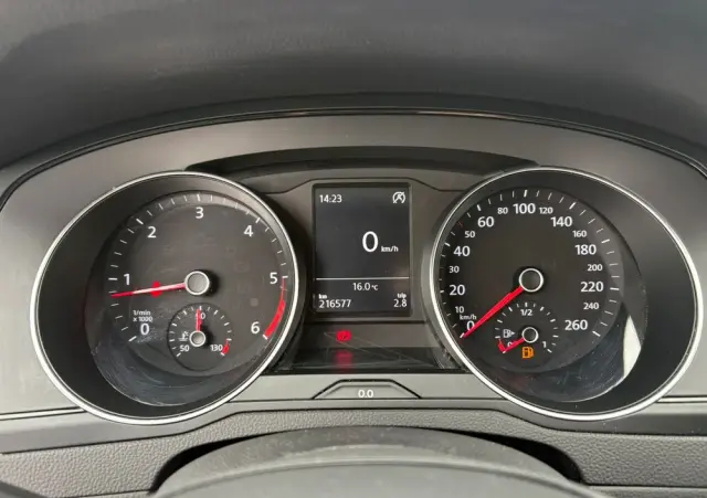 VOLKSWAGEN Passat Variant 1.6 TDI SCR BlueMotion Trendline