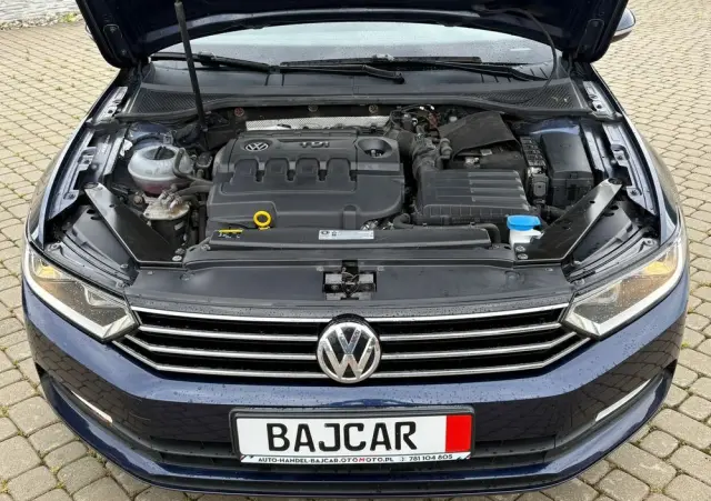 VOLKSWAGEN Passat Variant 1.6 TDI SCR BlueMotion Trendline