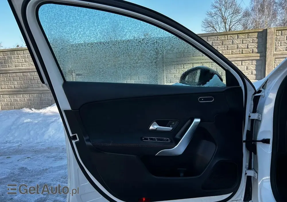 MERCEDES-BENZ Klasa A 200 4-Matic AMG Line 8G-DCT