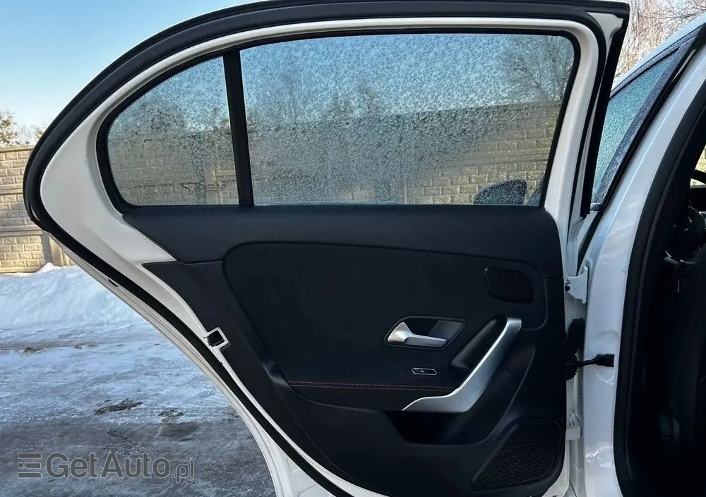 MERCEDES-BENZ Klasa A 200 4-Matic AMG Line 8G-DCT