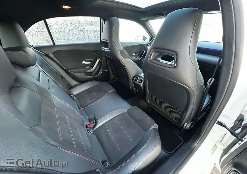 MERCEDES-BENZ Klasa A 200 4-Matic AMG Line 8G-DCT