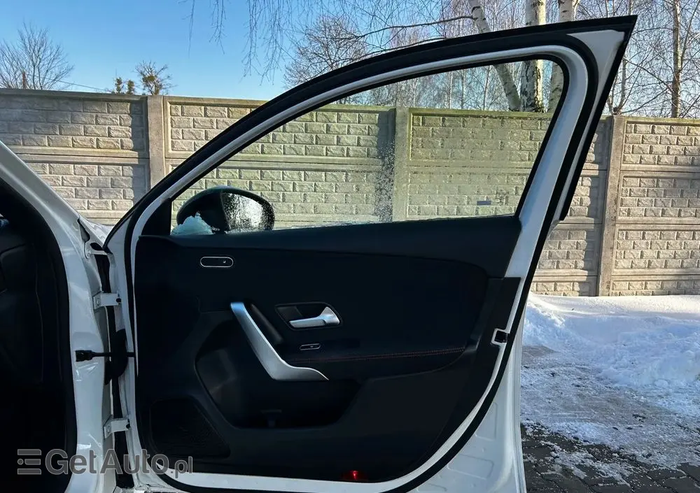 MERCEDES-BENZ Klasa A 200 4-Matic AMG Line 8G-DCT