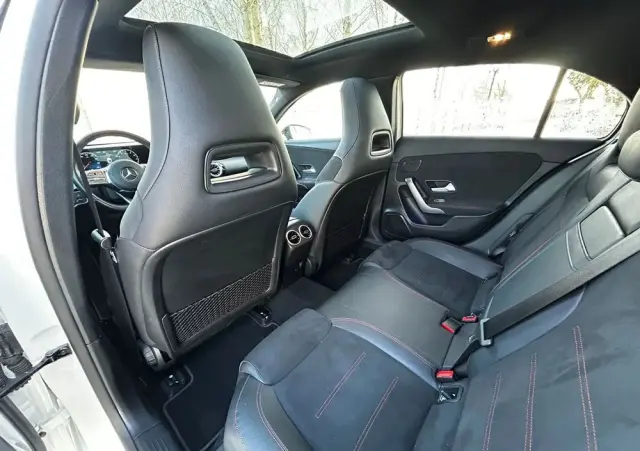 MERCEDES-BENZ Klasa A 200 4-Matic AMG Line 8G-DCT