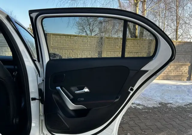 MERCEDES-BENZ Klasa A 200 4-Matic AMG Line 8G-DCT