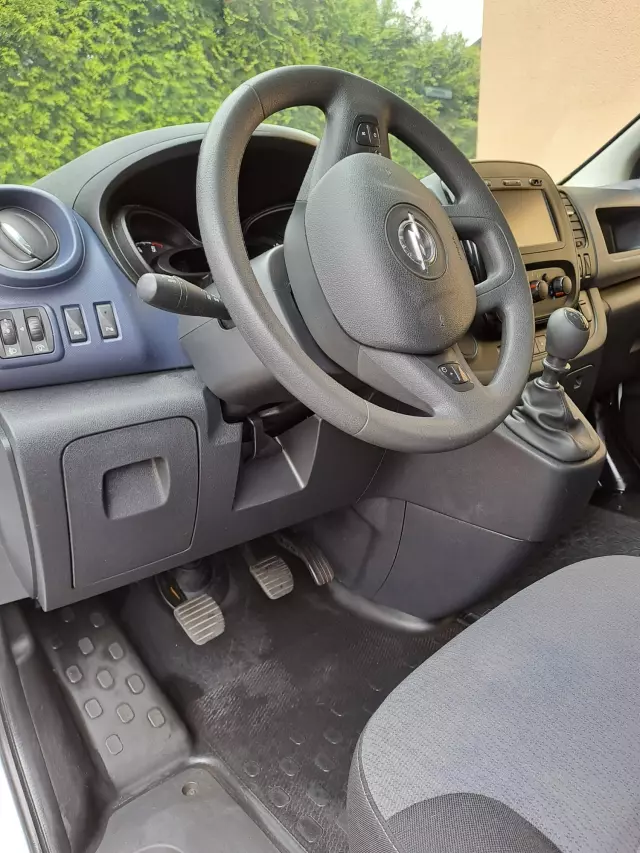 OPEL Vivaro 