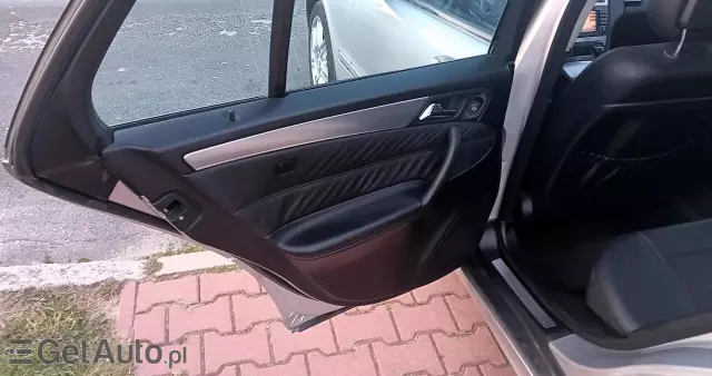 MERCEDES-BENZ Klasa C 320 T 4Matic Avantgarde Sport Edition