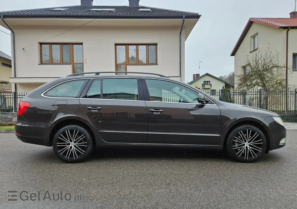 SKODA Superb 2.0 TDI DSG Elegance