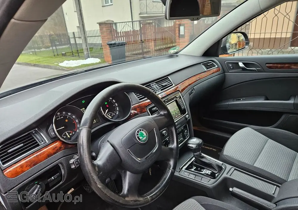 SKODA Superb 2.0 TDI DSG Elegance