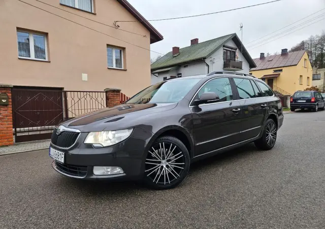 SKODA Superb 2.0 TDI DSG Elegance