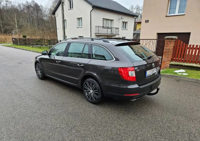 SKODA Superb 2.0 TDI DSG Elegance