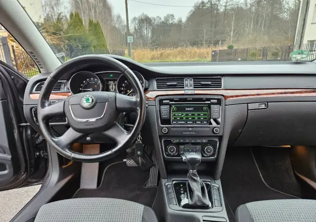 SKODA Superb 2.0 TDI DSG Elegance