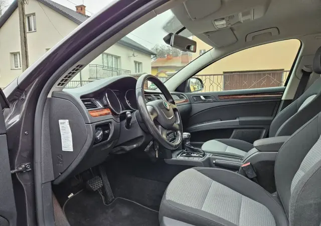 SKODA Superb 2.0 TDI DSG Elegance