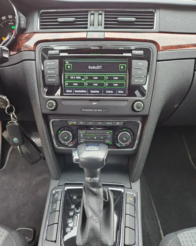 SKODA Superb 2.0 TDI DSG Elegance